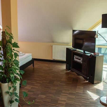 Glass Residence Отвоцк Екстер'єр фото