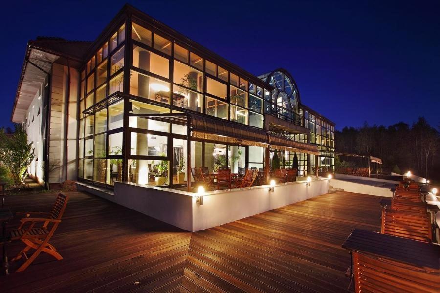Glass Residence Отвоцк Екстер'єр фото